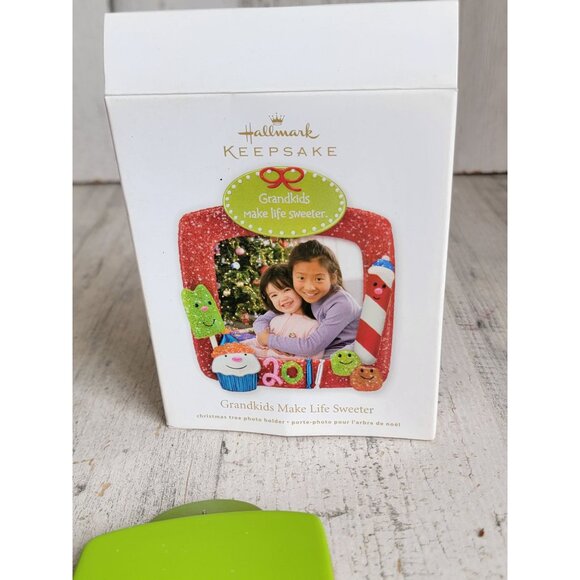 Hallmark grandkids make life sweeter photo frame ornament Xmas candy - Picture 5 of 5
